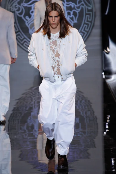 Look 49